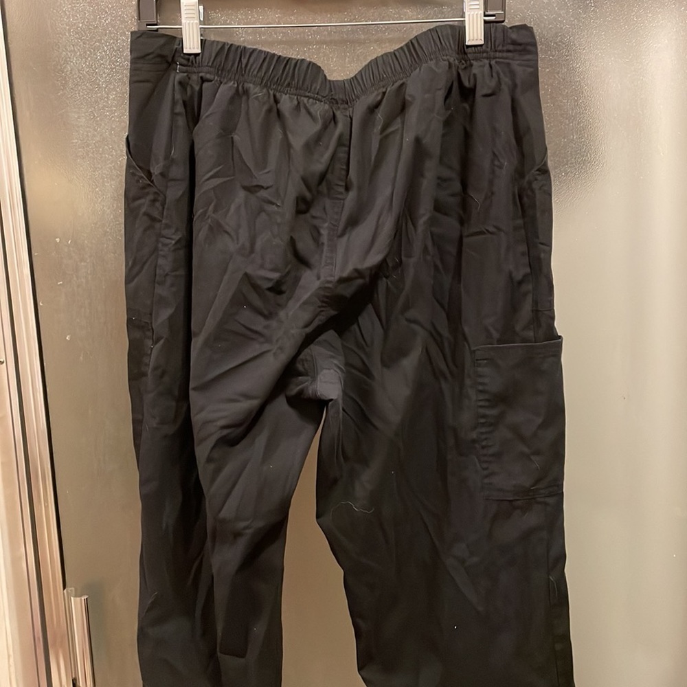 Black Womens scrubs size medium